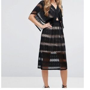 Foxiedox lace kimono sleeve  dress NWT